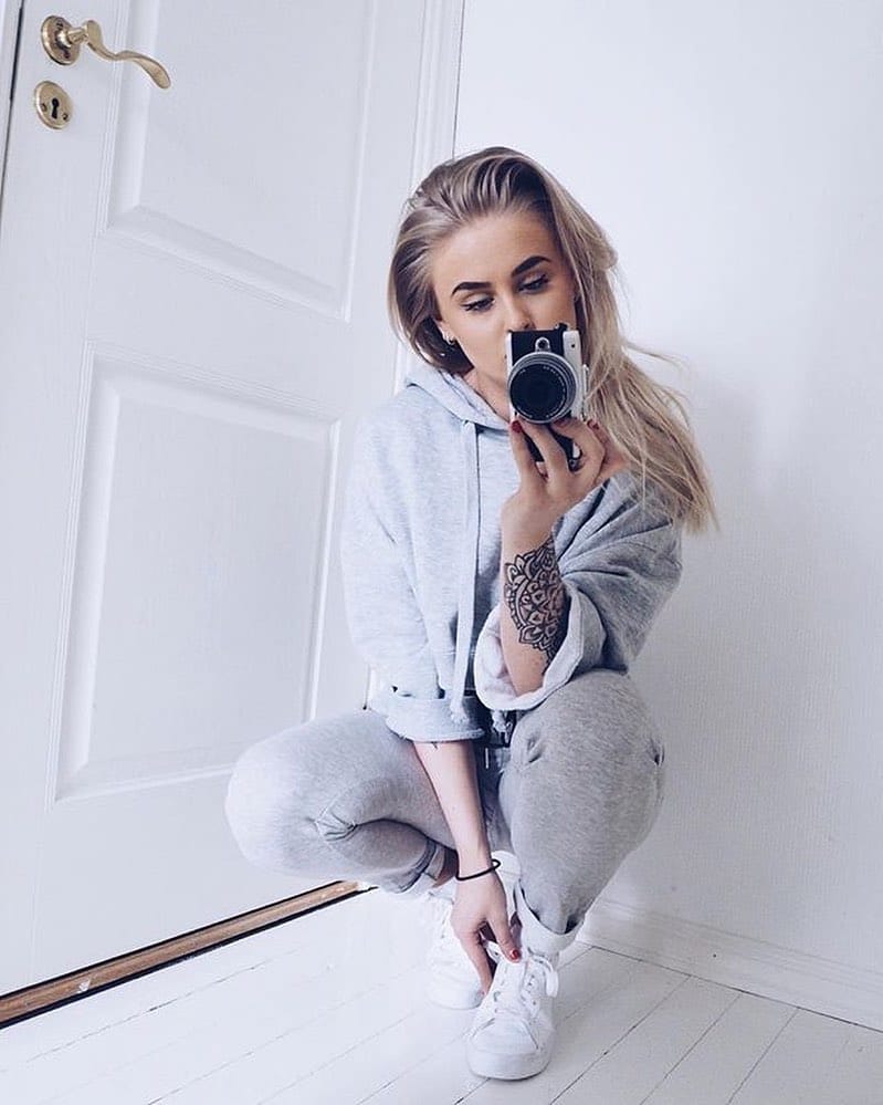 Post 4 by Martine Blonde on Instagram (image)