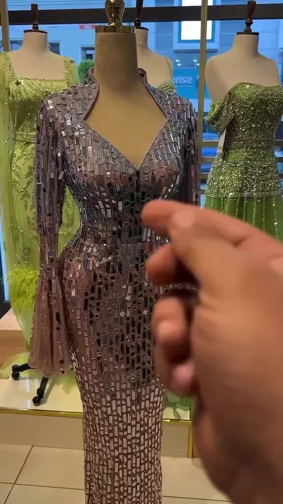 Post 7 by اروى للازياء 🦋 on Instagram (video)