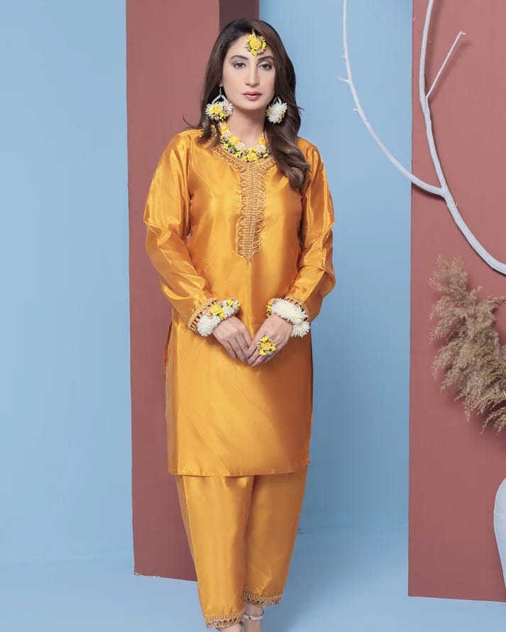 Post 5 by Areeba's Couture on Instagram (carousel)