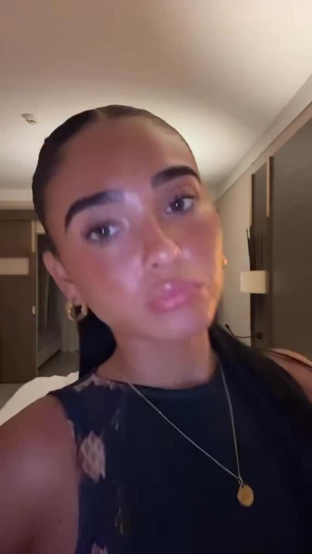 Post 1 by Kay Violet on Instagram (video)