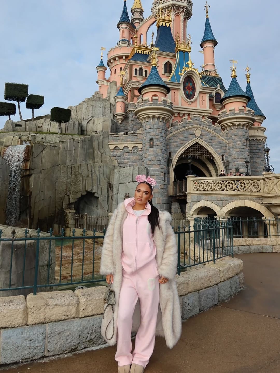 Post 4 by Kay Violet on Instagram (carousel)