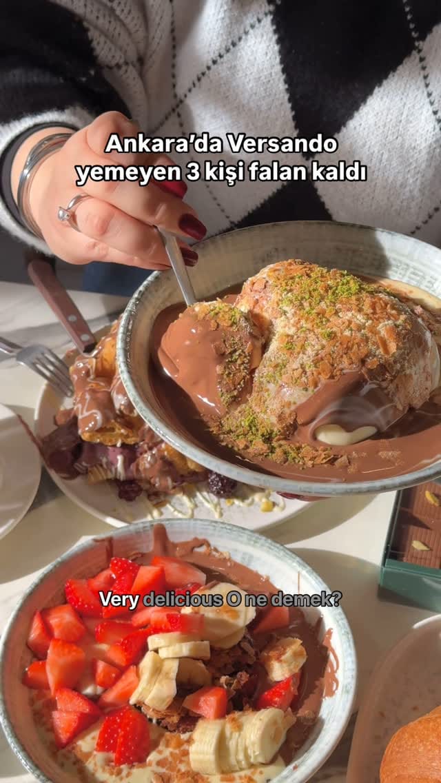 Post 10 by VERSANDO Chocolate on Instagram (video)