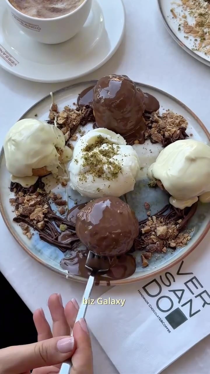 Post 9 by VERSANDO Chocolate on Instagram (video)