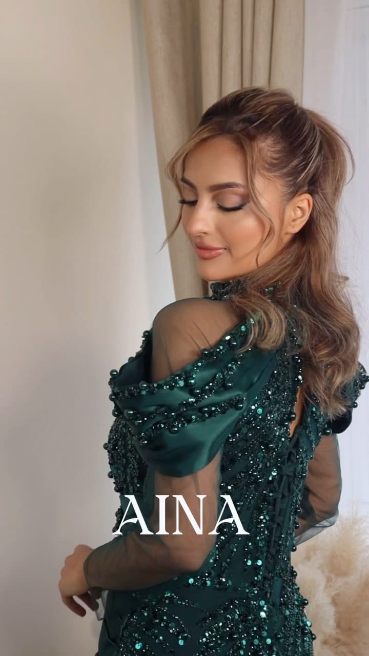 Post 6 by Fashion Designer / Illustrator on Instagram (video)