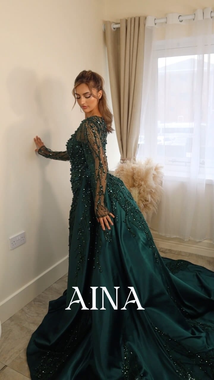 Post 5 by Fashion Designer / Illustrator on Instagram (video)