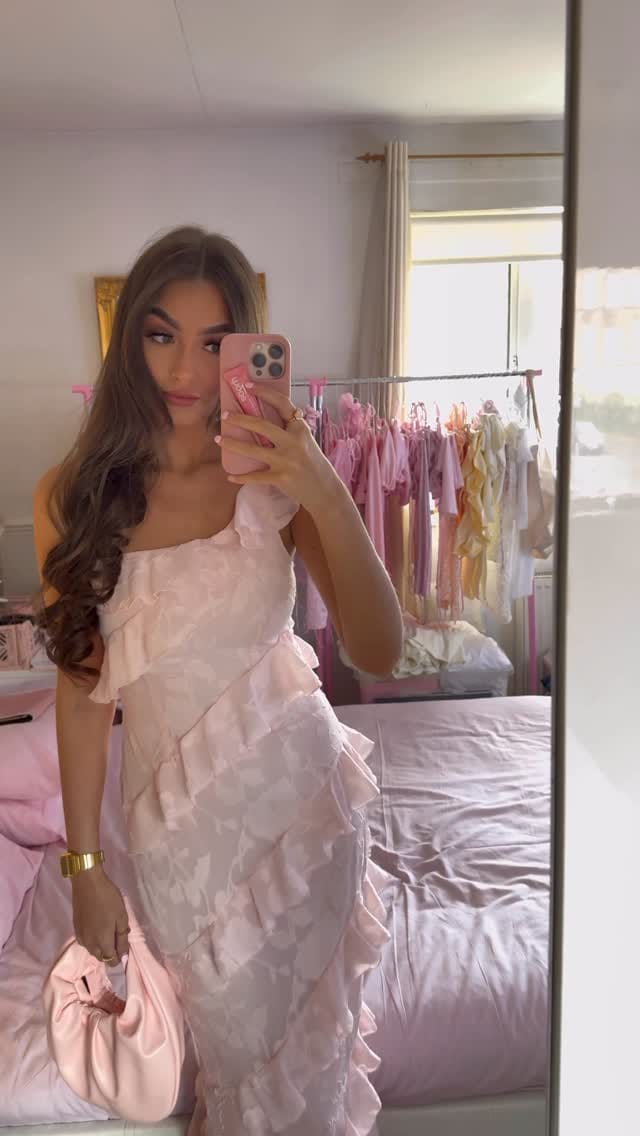 Post 10 by Danielle Meighan on Instagram (video)