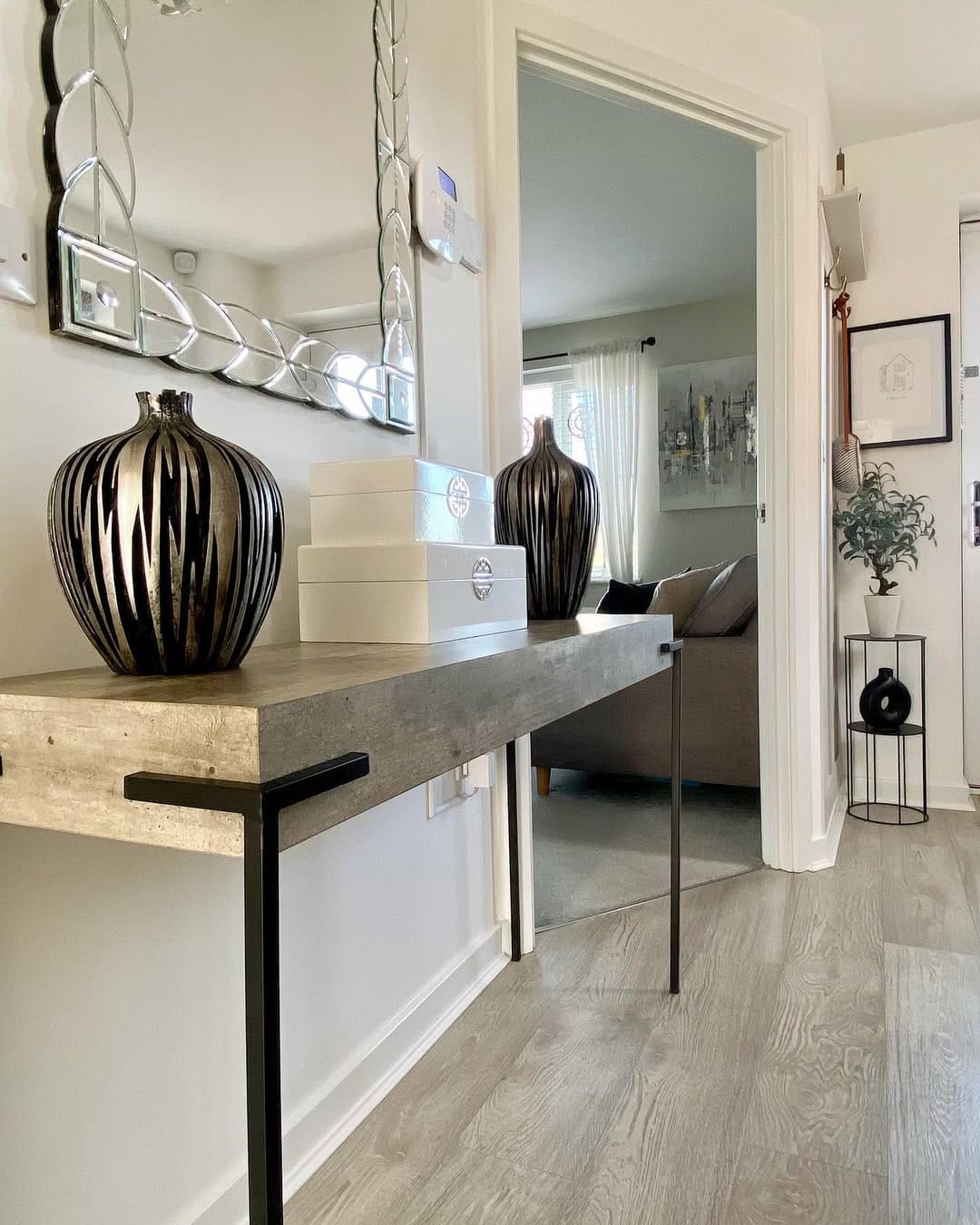 Post 5 by 𝕁A ℍ𝕠𝕞𝕖 𝕀𝕟𝕥𝕖𝕣𝕚𝕠𝕣𝕤♡ on Instagram (image)