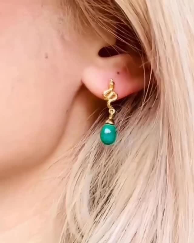 Post 3 by Azuni London Jewellery on Instagram (video)