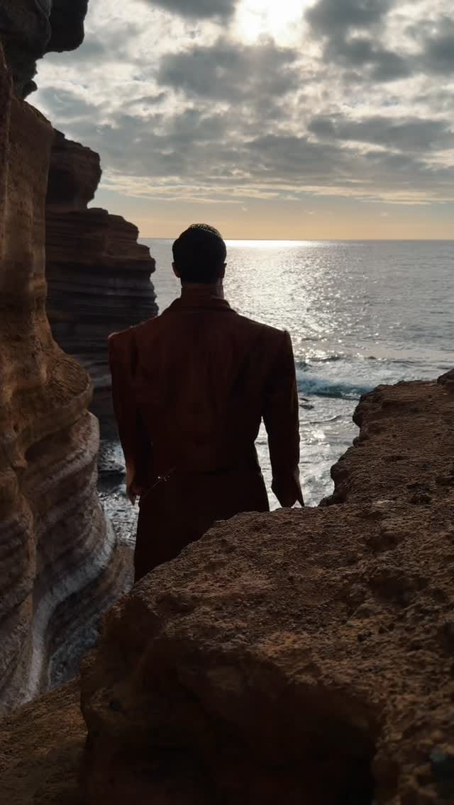 Post 4 by ANTONIA NAE couture house on Instagram (video)