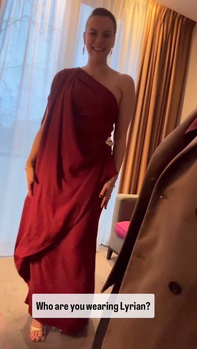 Post 10 by Laura Jane Walsh on Instagram (video)