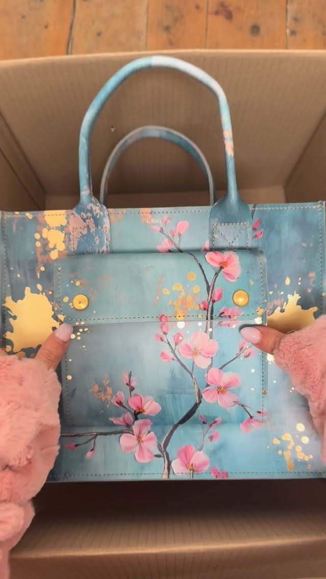 Post 8 by grafea on Instagram (video)