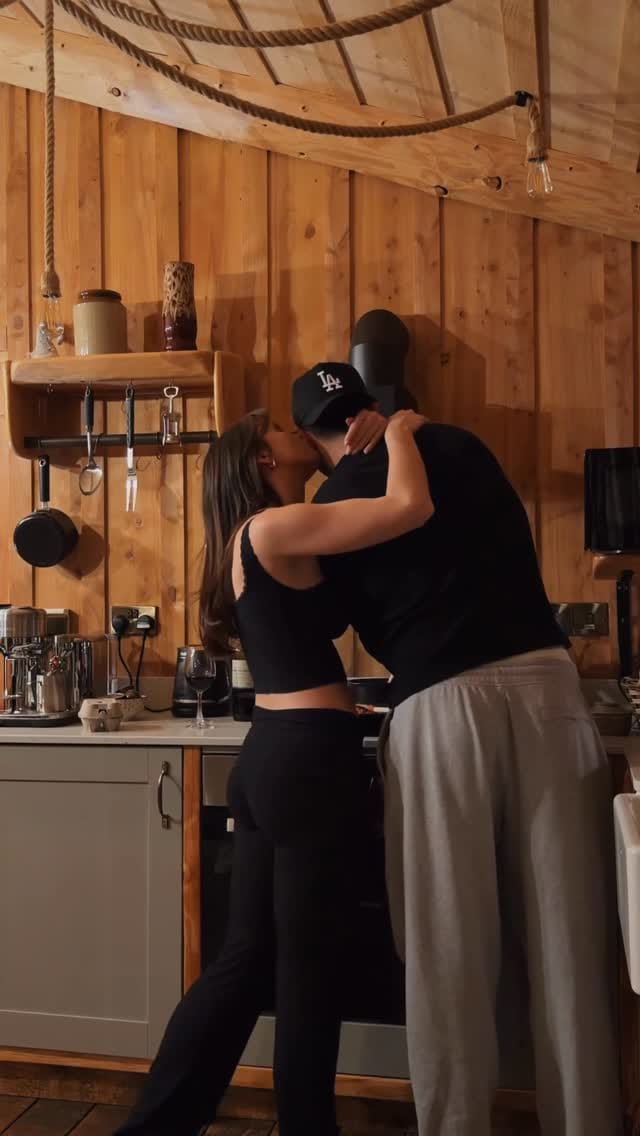 Post 5 by Victor Reis on Instagram (video)