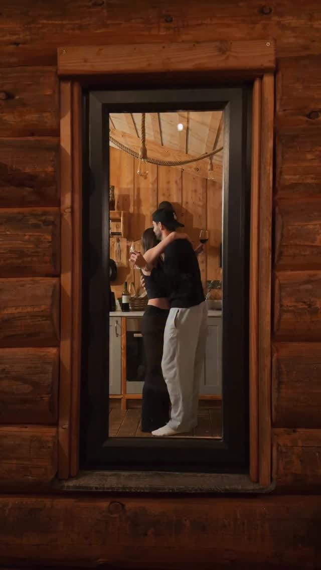 Post 8 by Victor Reis on Instagram (video)