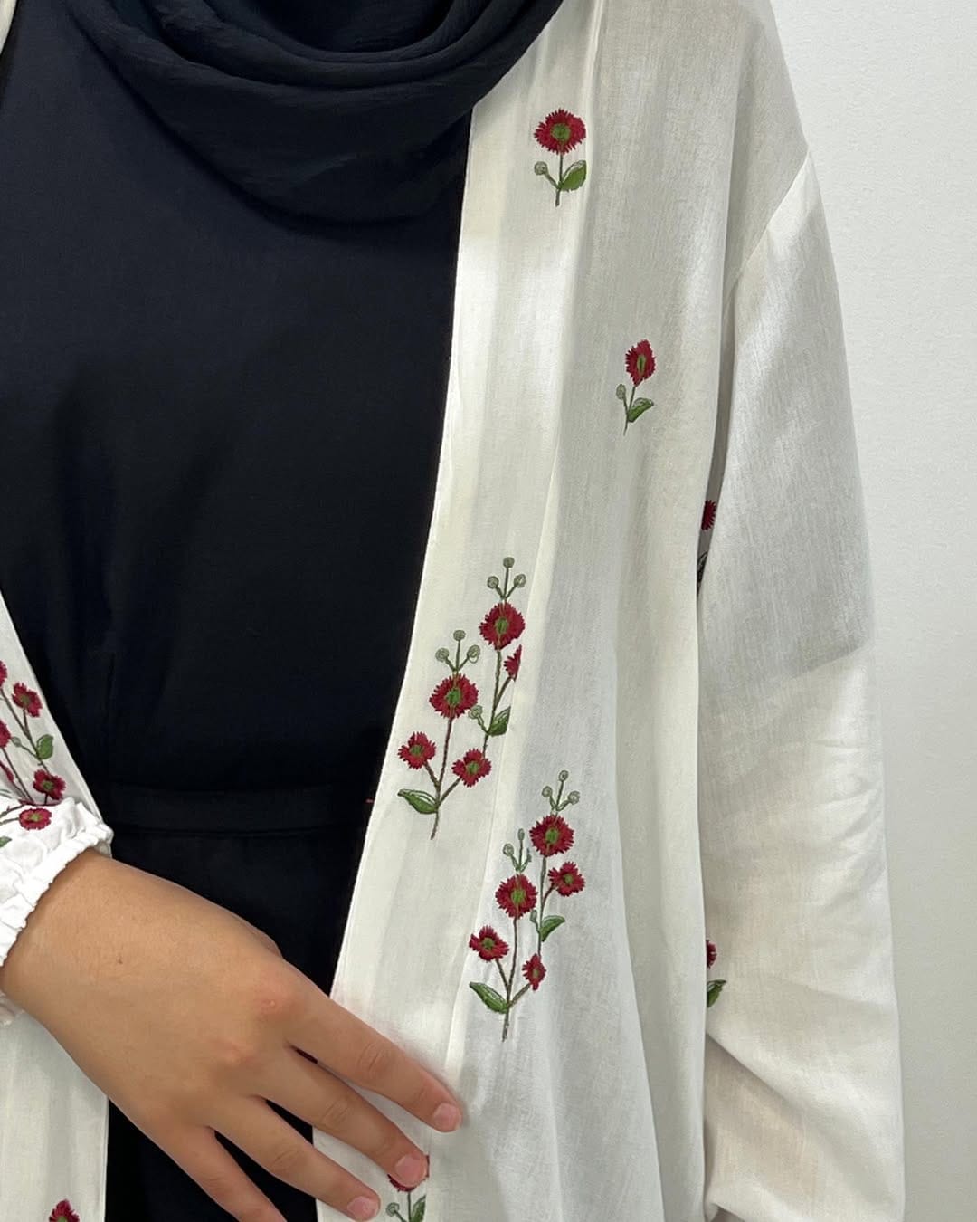 Post 3 by DINA COLLECTION on Instagram (carousel)