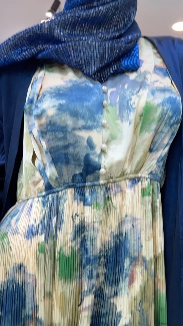 Post 5 by DINA COLLECTION on Instagram (video)