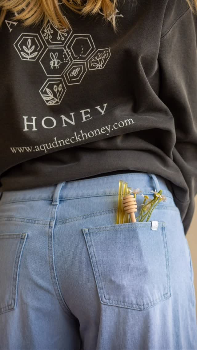 Post 1 by Aquidneck Honey | Local Raw Honey on Instagram (video)