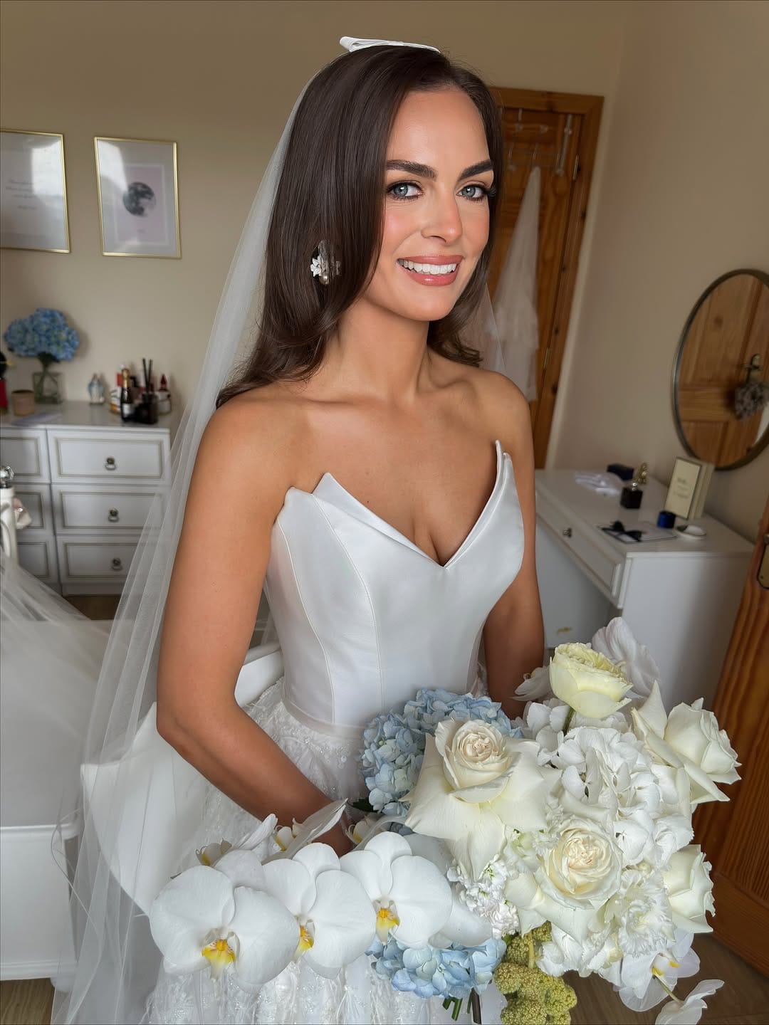 Post 10 by LUXURY BRIDAL BOUTIQUE 🤍💫 on Instagram (carousel)