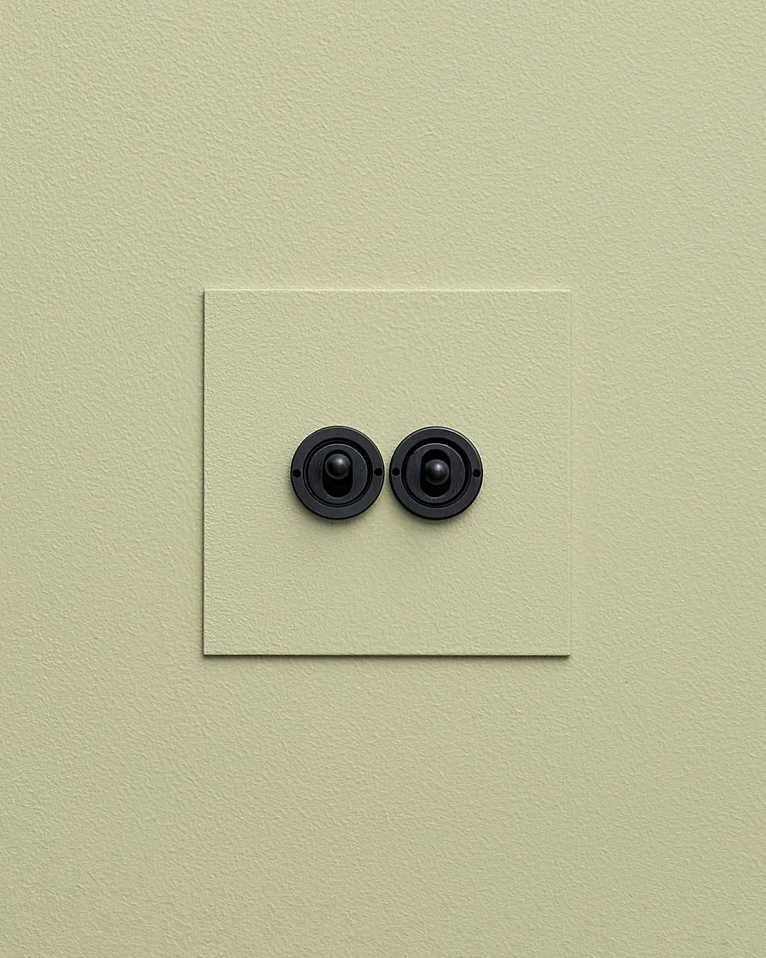 Post 7 by Forbes & Lomax on Instagram (image)