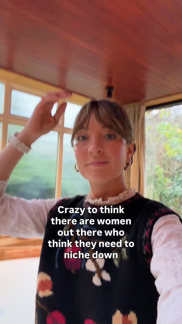Post 7 by Olivia Bossert | Brand Photographer & Artist on Instagram (video)