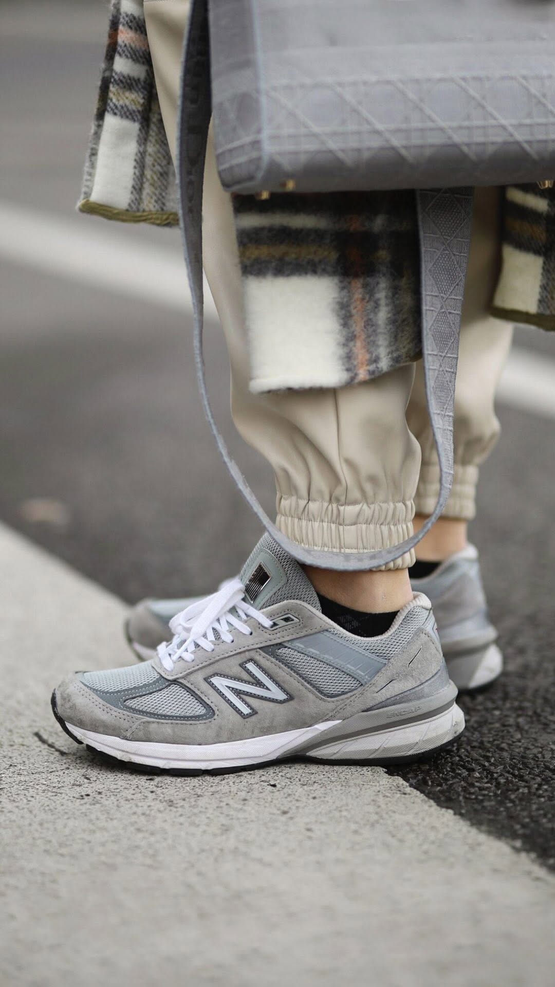 Post 1 by Urban Sneakers on Instagram (video)