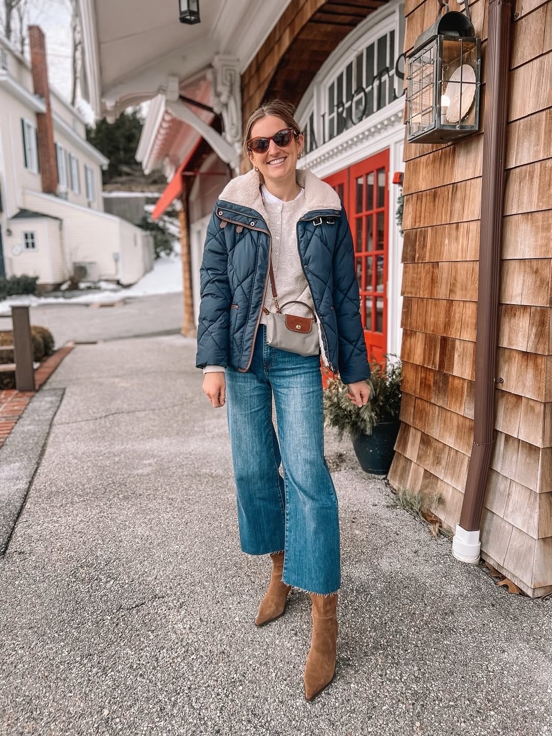 Post 2 by Lauren // Roses & Rain Boots on Instagram (carousel)