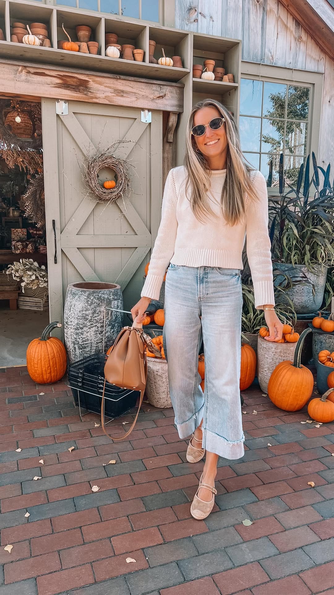 Post 6 by Lauren // Roses & Rain Boots on Instagram (video)