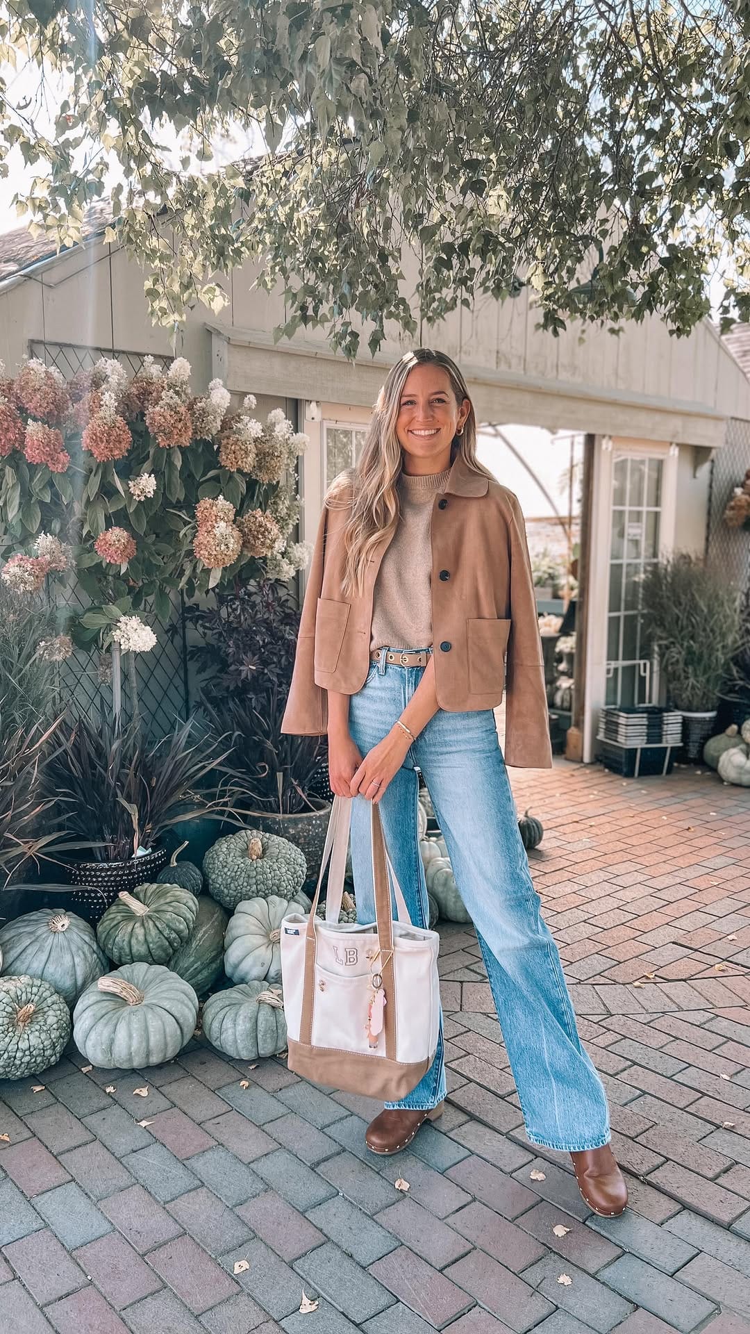Post 7 by Lauren // Roses & Rain Boots on Instagram (video)