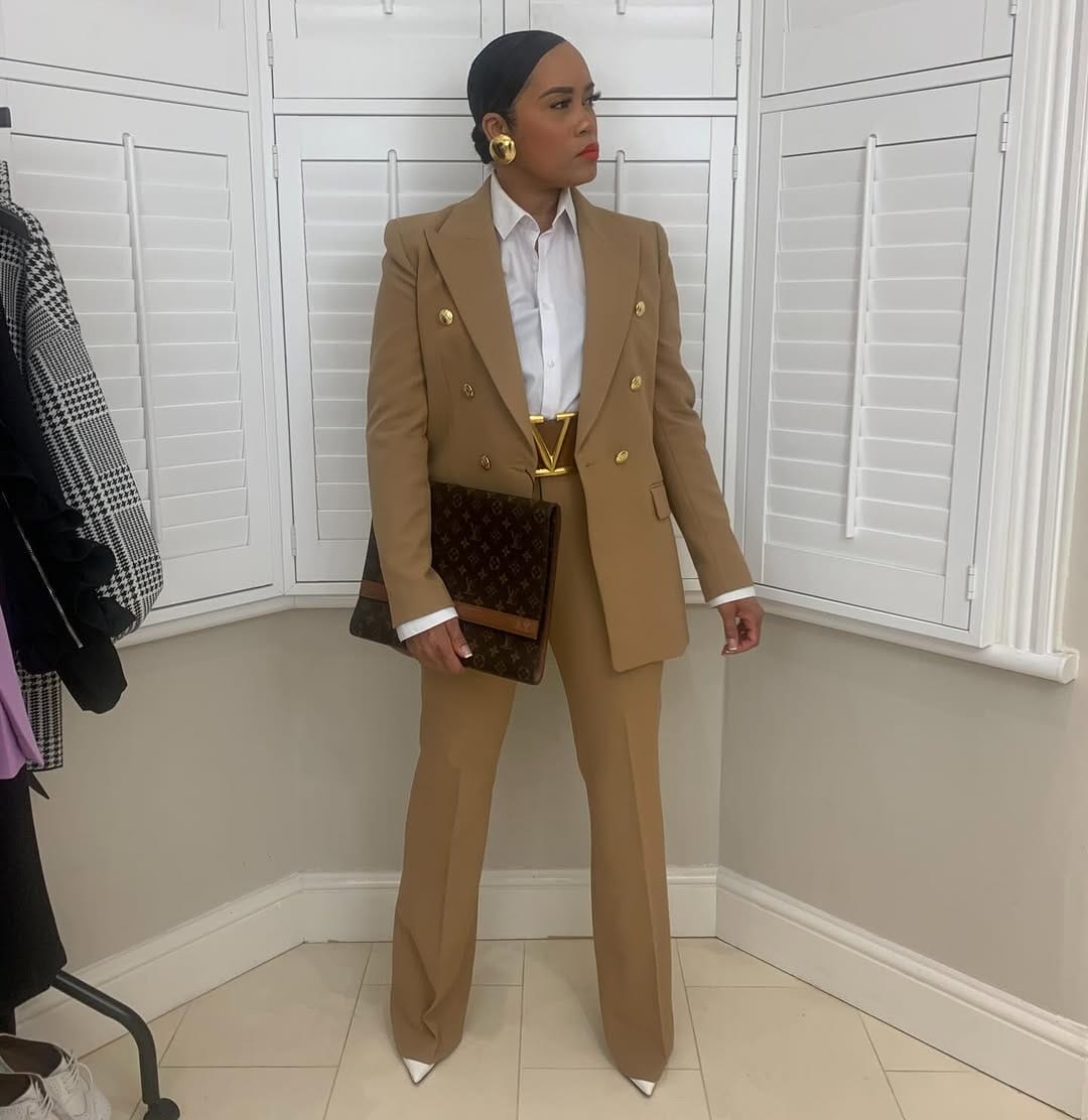 Post 1 by Jeanette Young Stylist on Instagram (image)