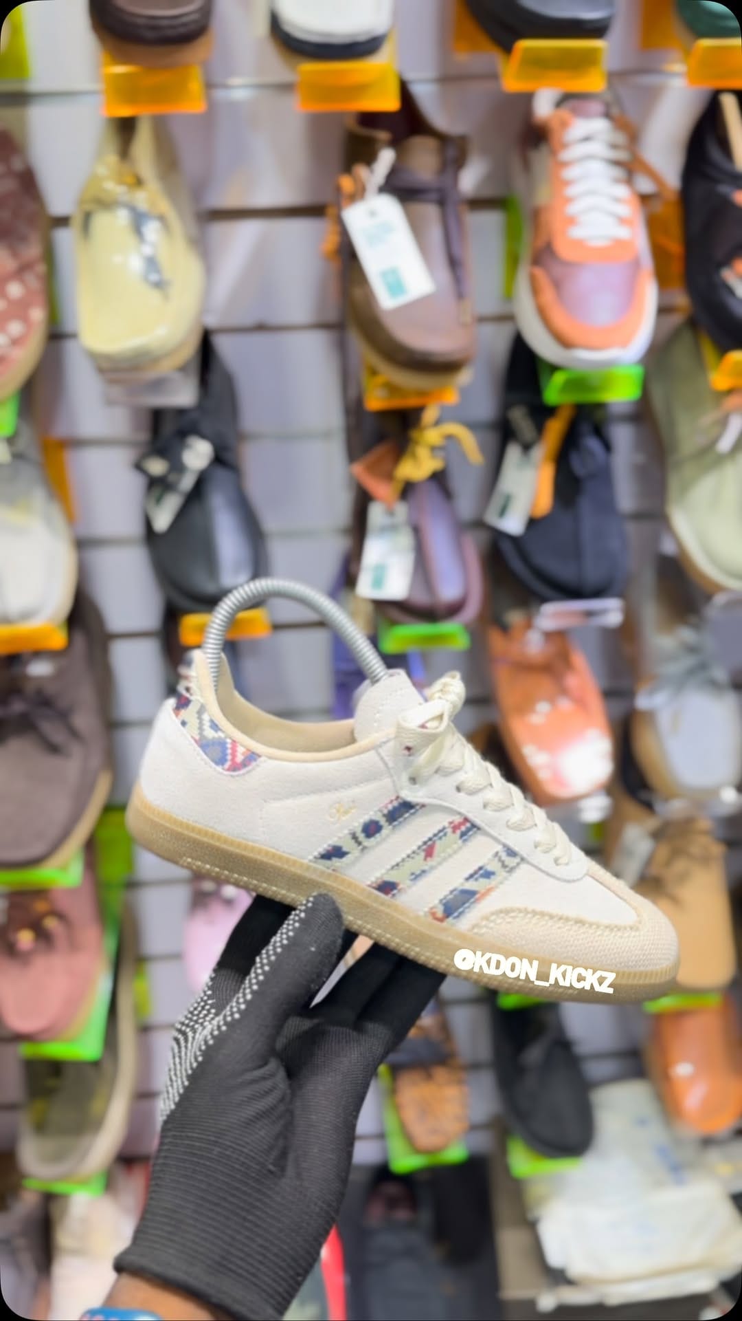 Post 4 by Fresh_kicks👟👟👟 on Instagram (video)