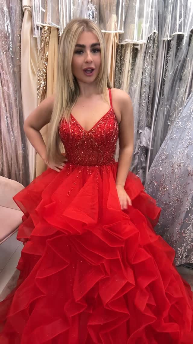 Post 4 by 🩷Cinders party dress🩷 on Instagram (video)