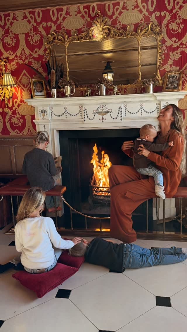 Post 9 by Yoanna Hanbury | Fashion, Lifestyle & Wellbeing on Instagram (video)