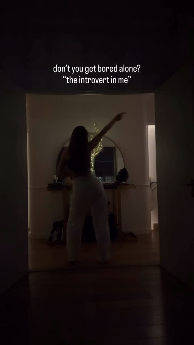 Post 7 by Mina Nozari on Instagram (video)