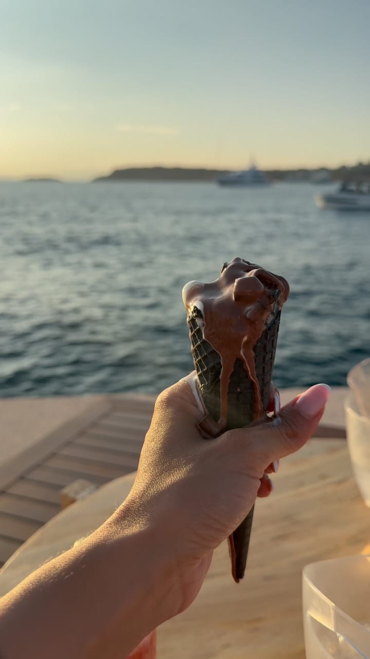 Post 3 by Mina Nozari on Instagram (video)
