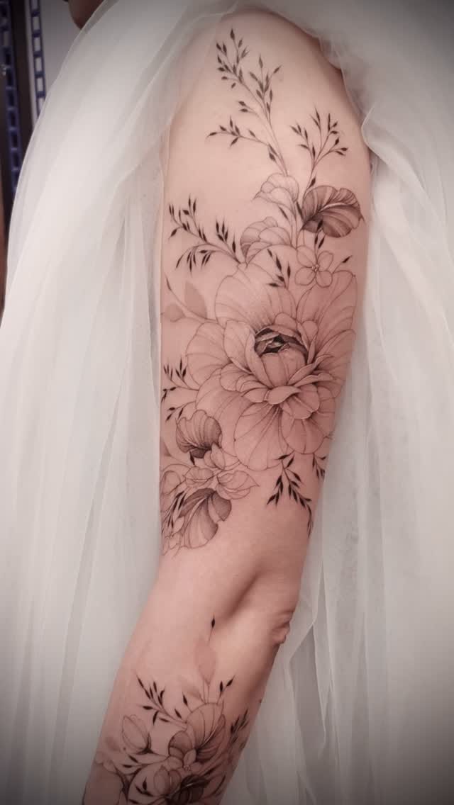 Post 4 by Tattoo Studio Edinburgh on Instagram (video)
