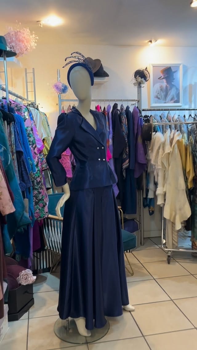 Post 5 by Saraden Designs Millinery on Instagram (video)