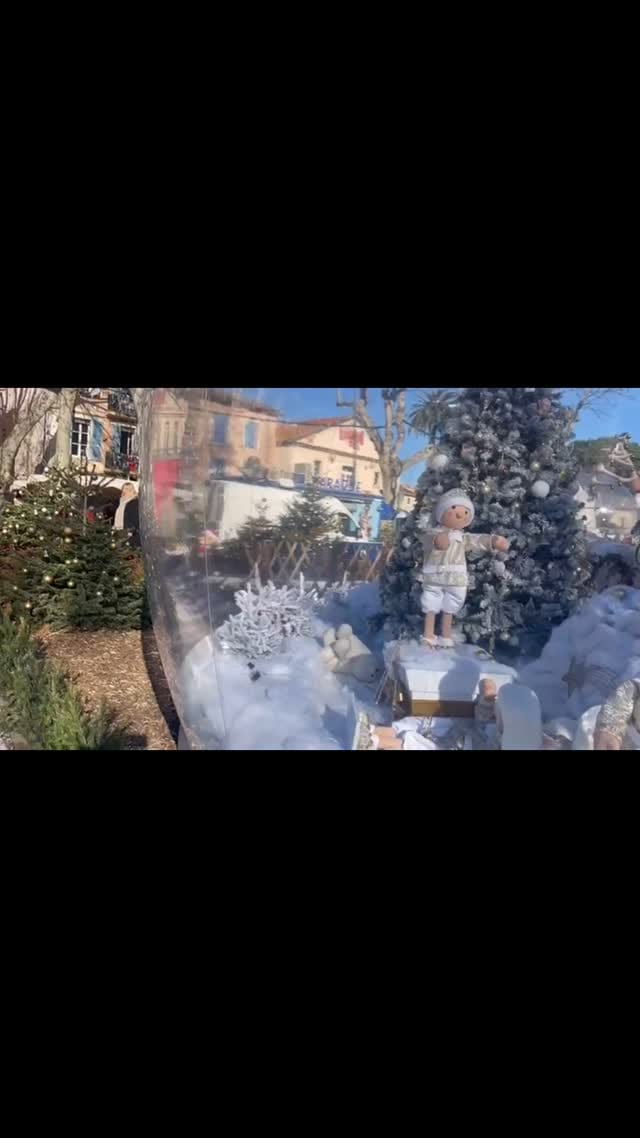 Post 4 by @chicatanyage on Instagram (video)