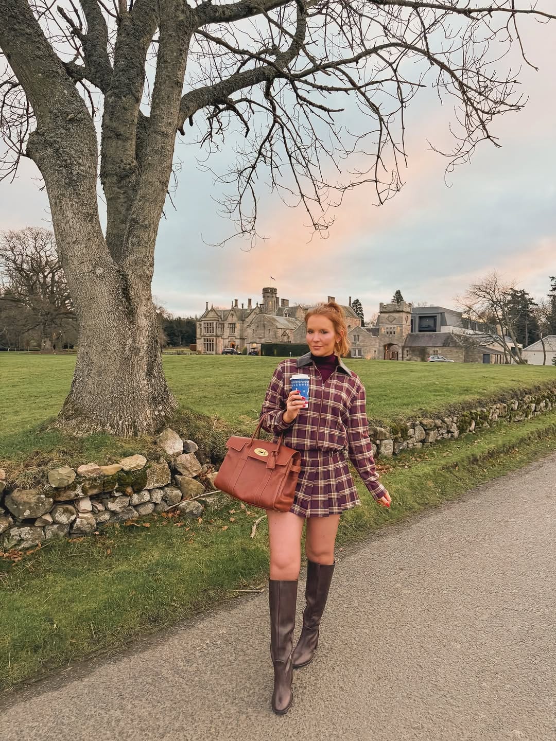 Post 2 by Lesley 💖 Feminine Outfit Inspo on Instagram (carousel)