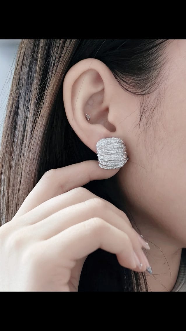 Post 10 by Zayaa's jewellery on Instagram (video)