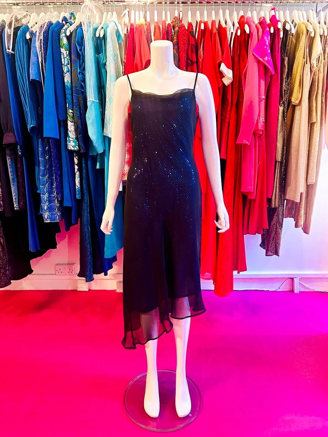 Post 2 by Edinburgh Vintage Shop on Instagram (image)