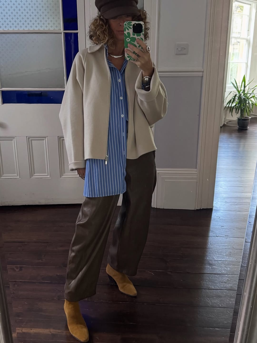 Post 4 by Karen Lowe - Personal Stylist on Instagram (image)