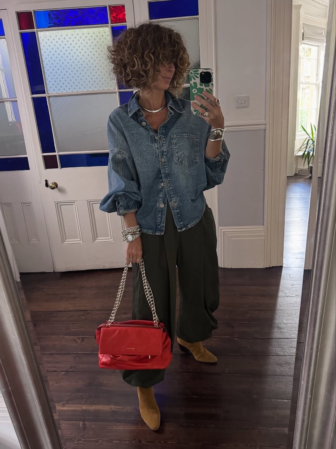 Post 8 by Karen Lowe - Personal Stylist on Instagram (image)