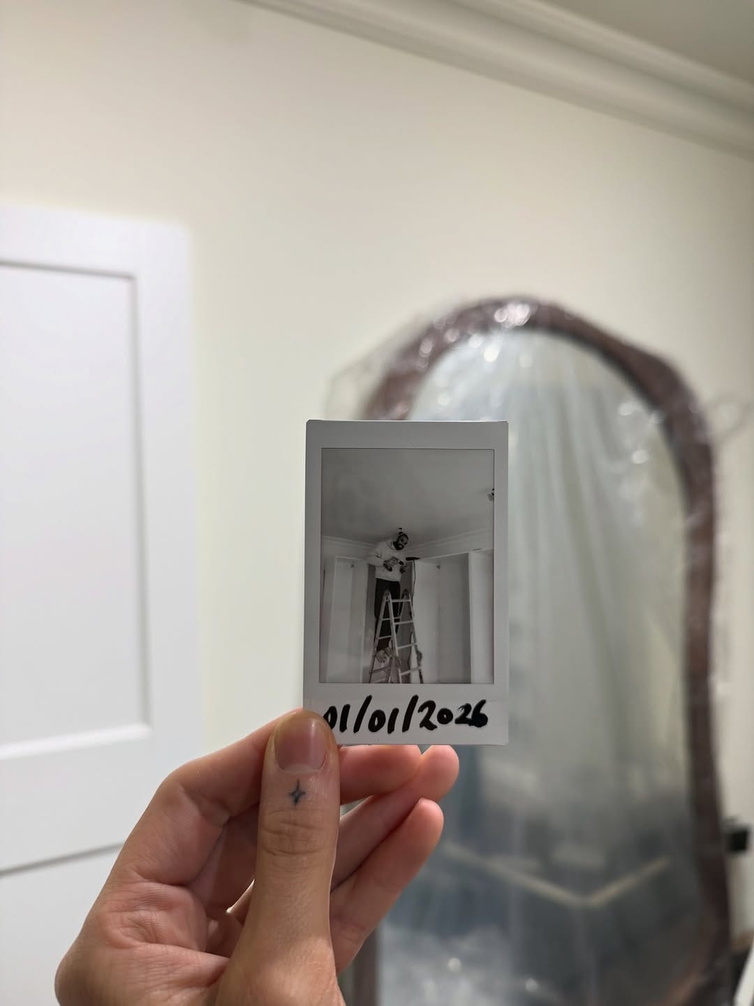 Post 6 by Keira & Leon on Instagram (image)