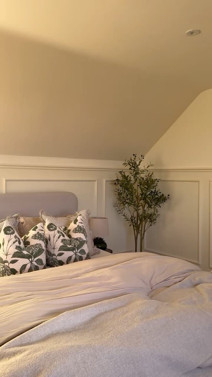 Post 5 by Keira & Leon on Instagram (video)