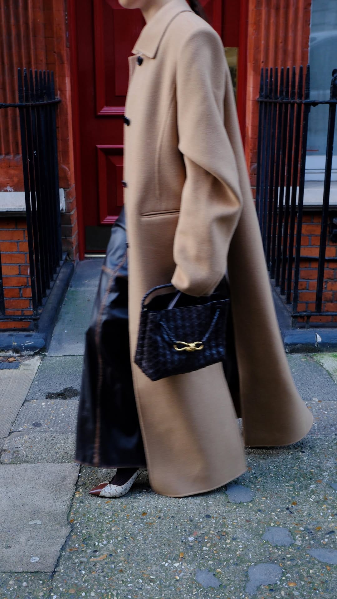 Post 5 by Wen Yi Teong | Streetstyle on Instagram (video)