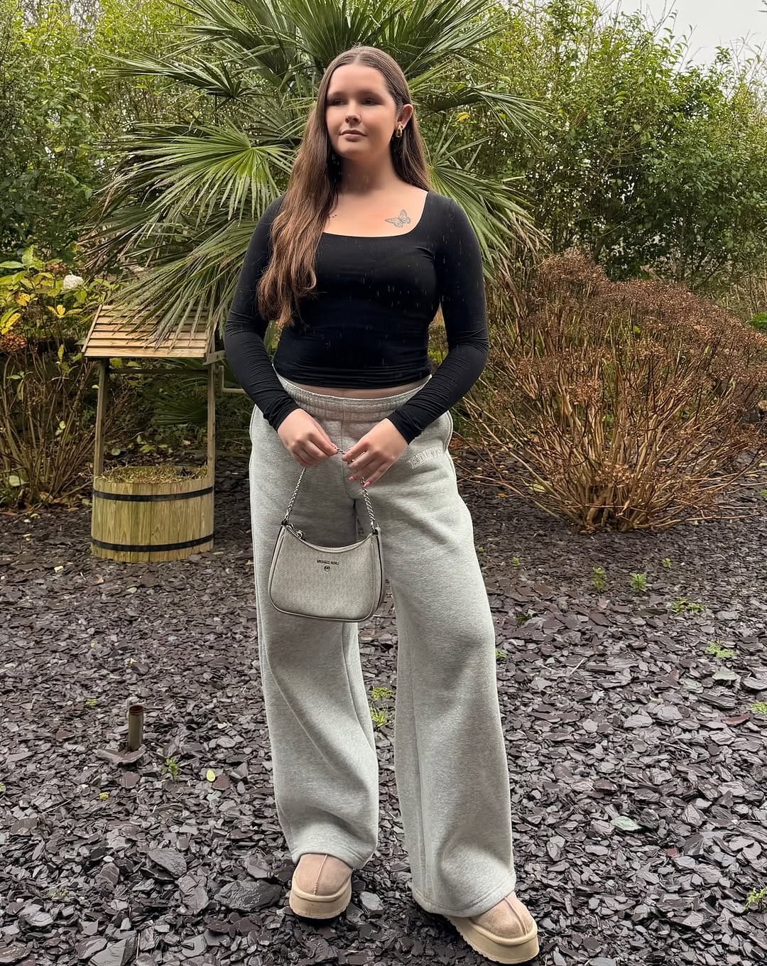 Post 2 by AMELIA WARING on Instagram (image)