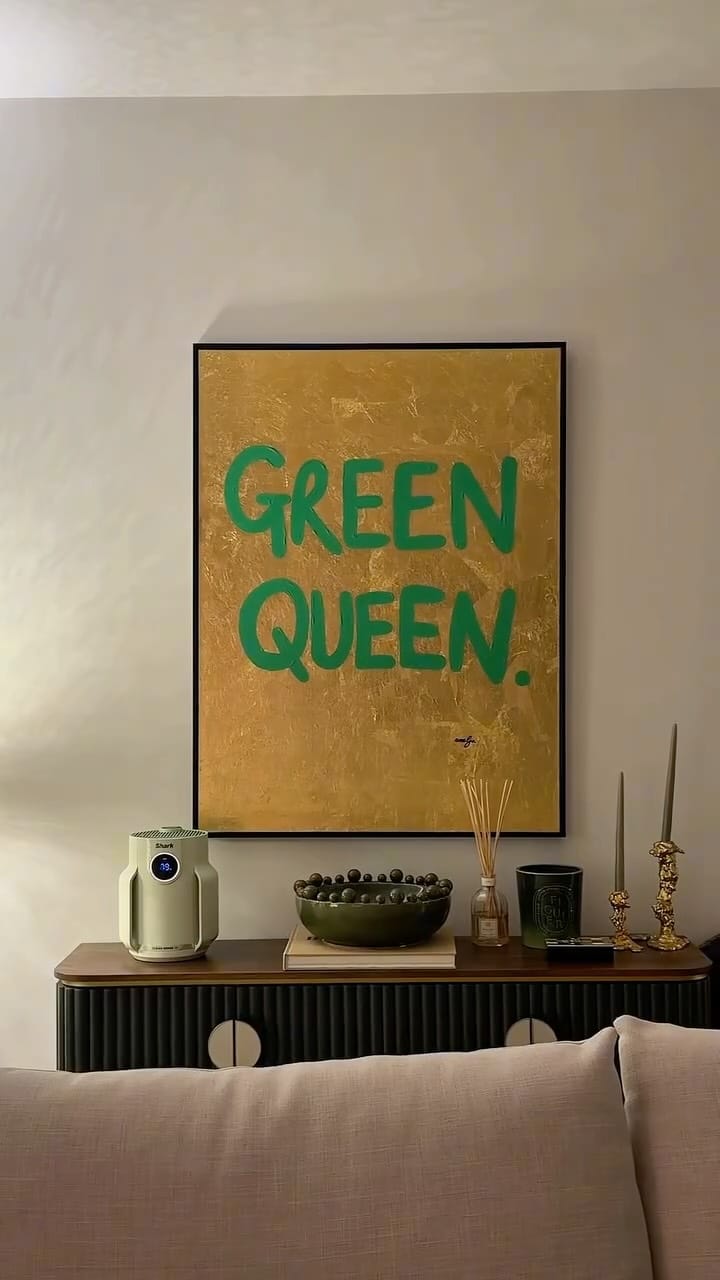 Post 6 by A I M É E - R O S E on Instagram (video)