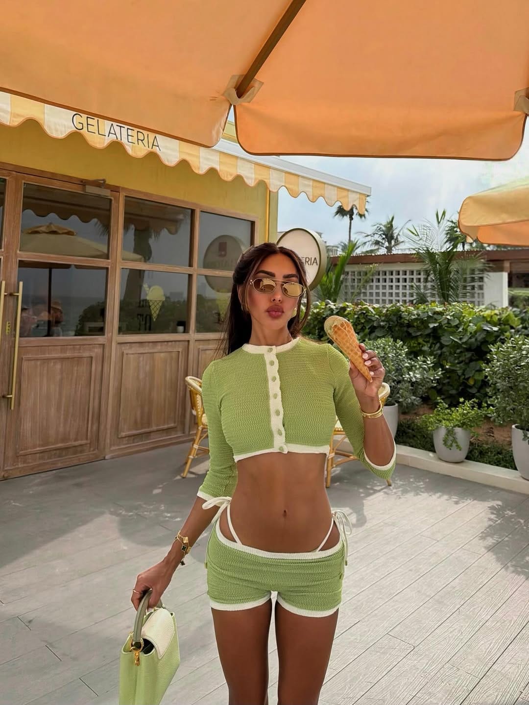 Post 5 by A I M É E - R O S E on Instagram (carousel)