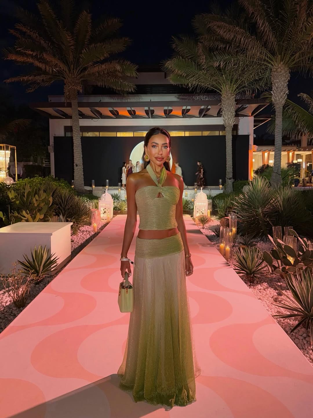 Post 3 by A I M É E - R O S E on Instagram (carousel)