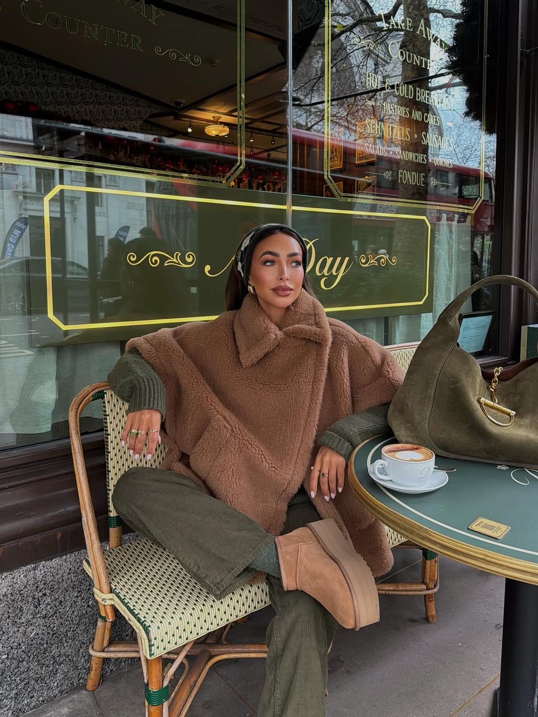 Post 10 by A I M É E - R O S E on Instagram (carousel)