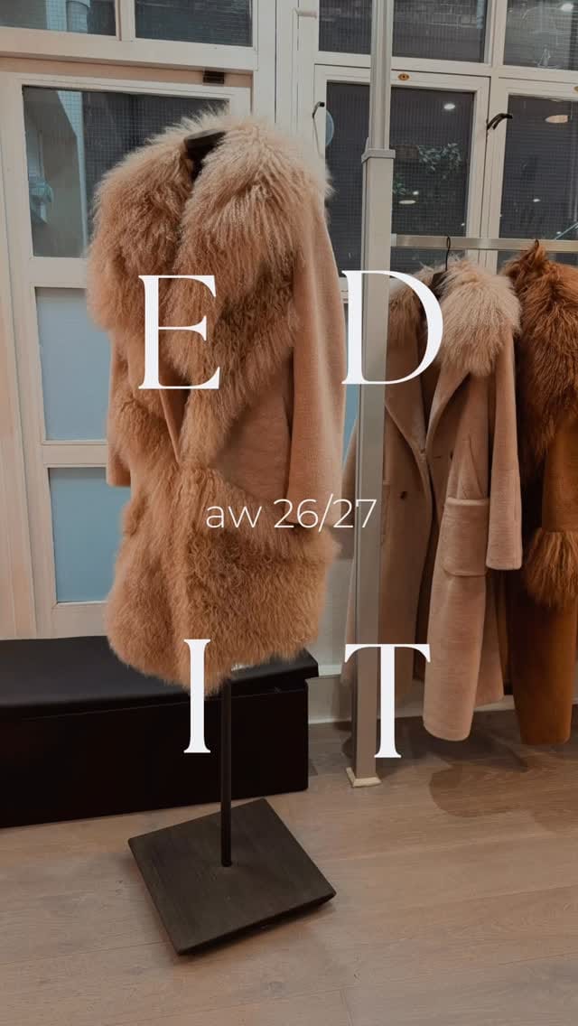 Post 1 by SIENNA ALEXANDER | LONDON on Instagram (video)